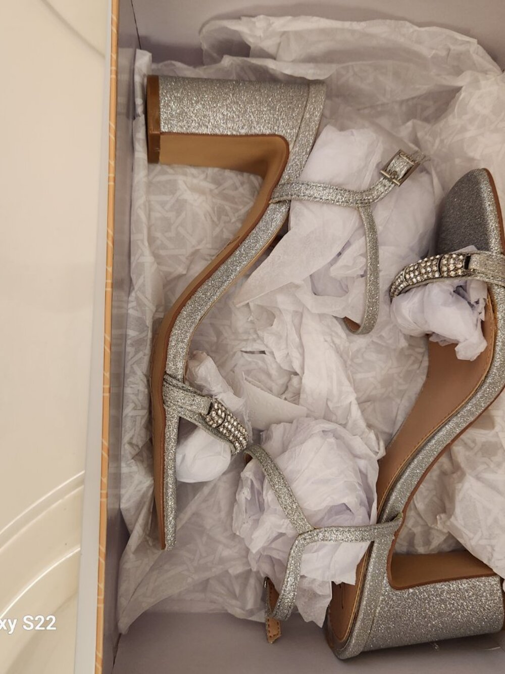 Jewel Badgley Mischka "Charlee" Silver Glitter heeled Sandals. NIB. Size 6.5 - Picture 8 of 10